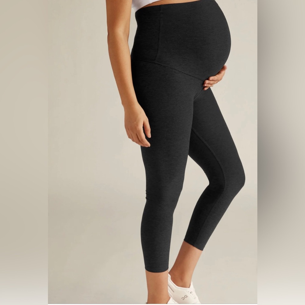 NWOT Beyond the Bump Beyond Yoga Spacedye Love The Bump Capri Maternity L…